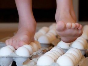 Эксперимент Прогулка по яйцам